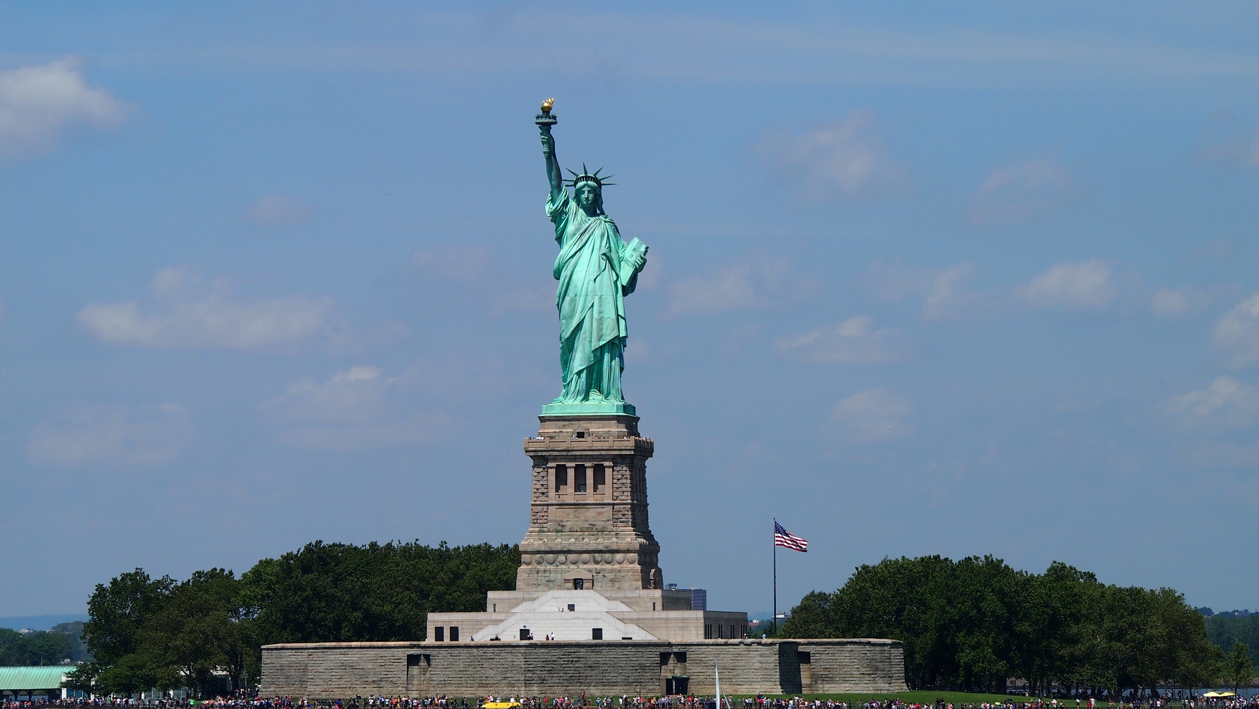 statue of liberty low angle photo