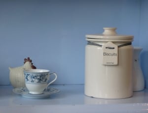 biscuits white ceramic jar thumbnail