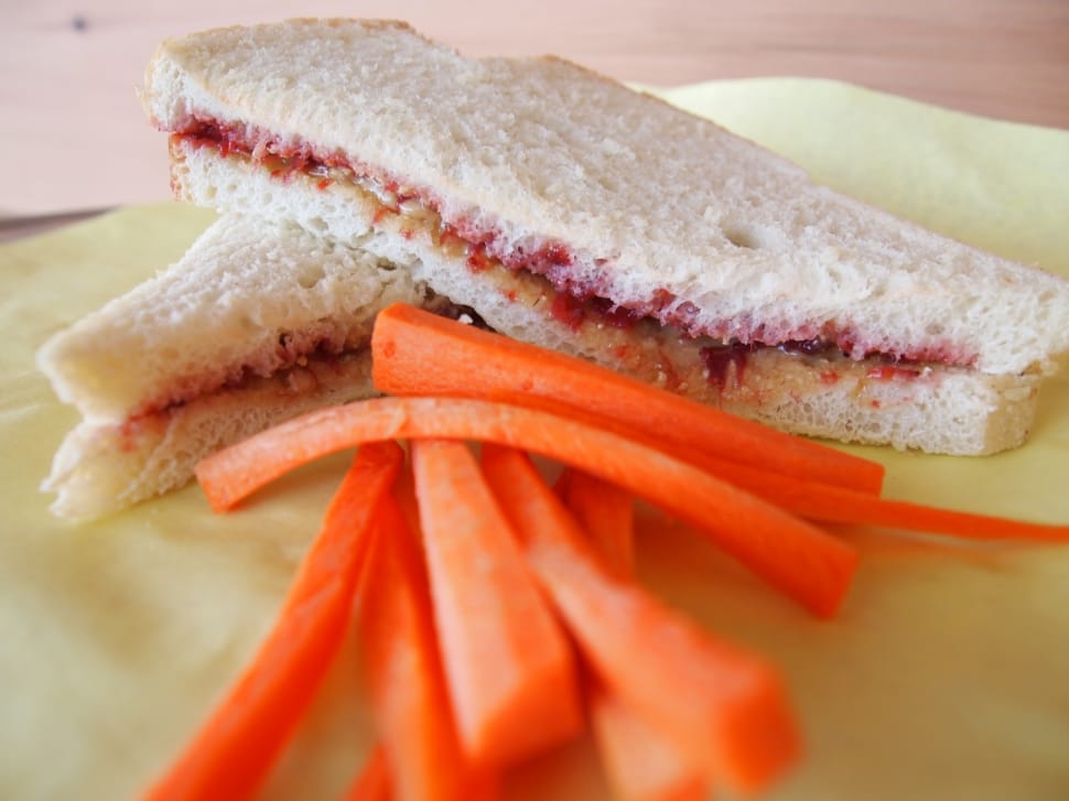 sandwich with carrots preview