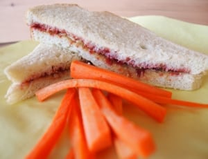 sandwich with carrots thumbnail