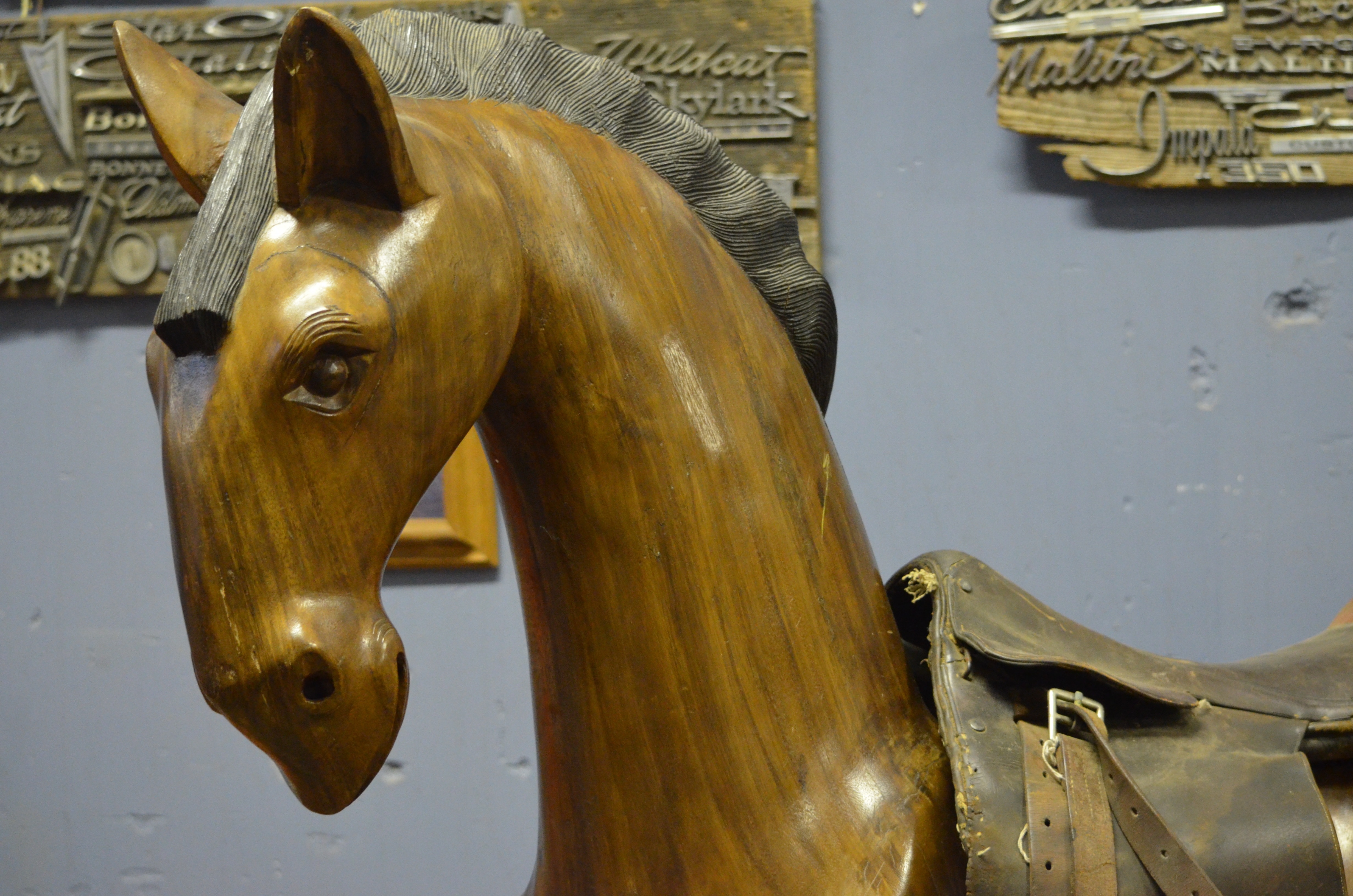 brown horse wood carve