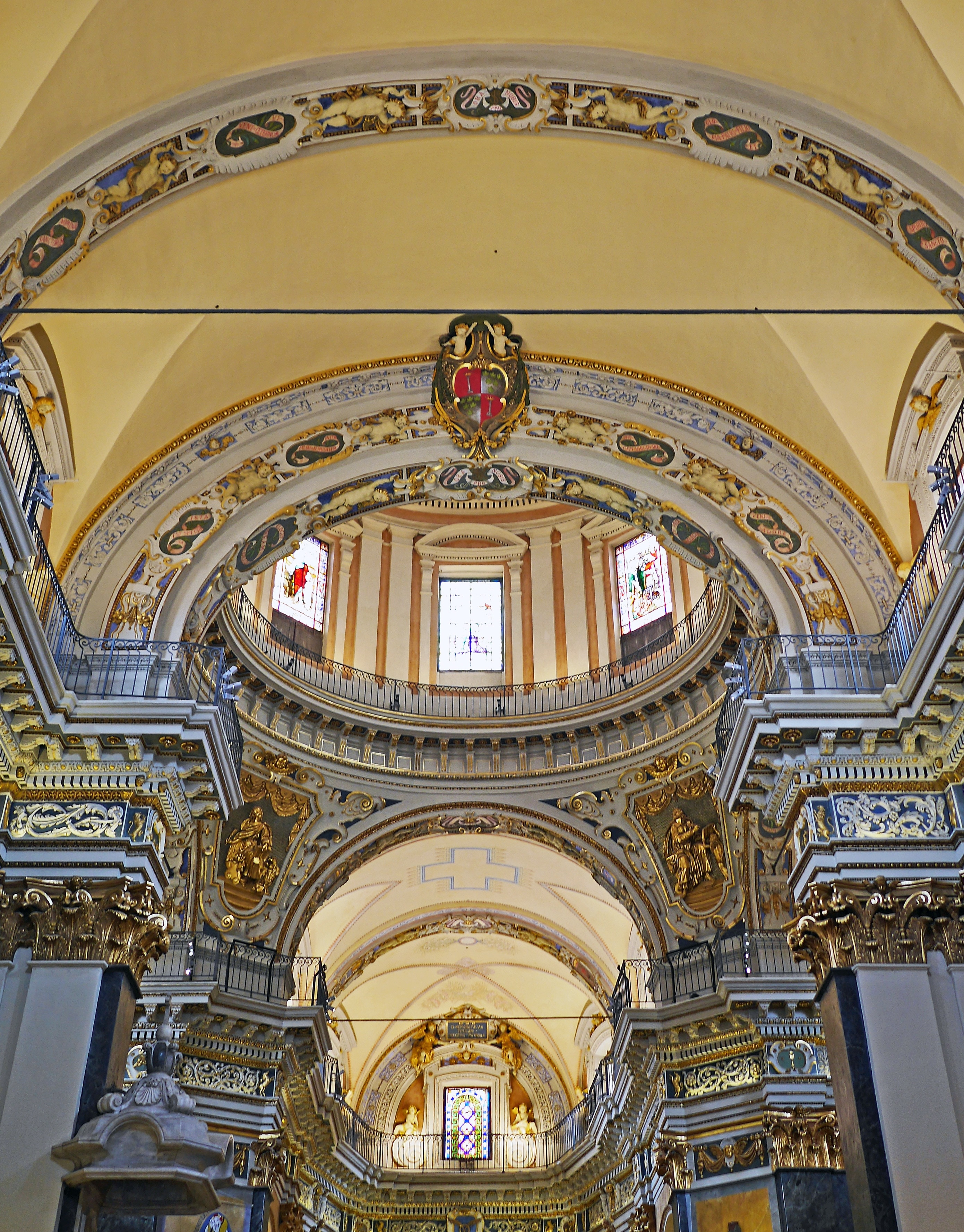 interior cathedral