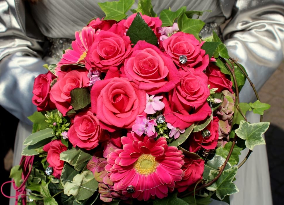 pink roses and gerberas bouquet preview