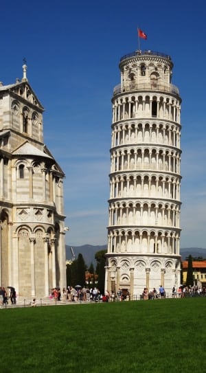 leaning tower of Piza thumbnail