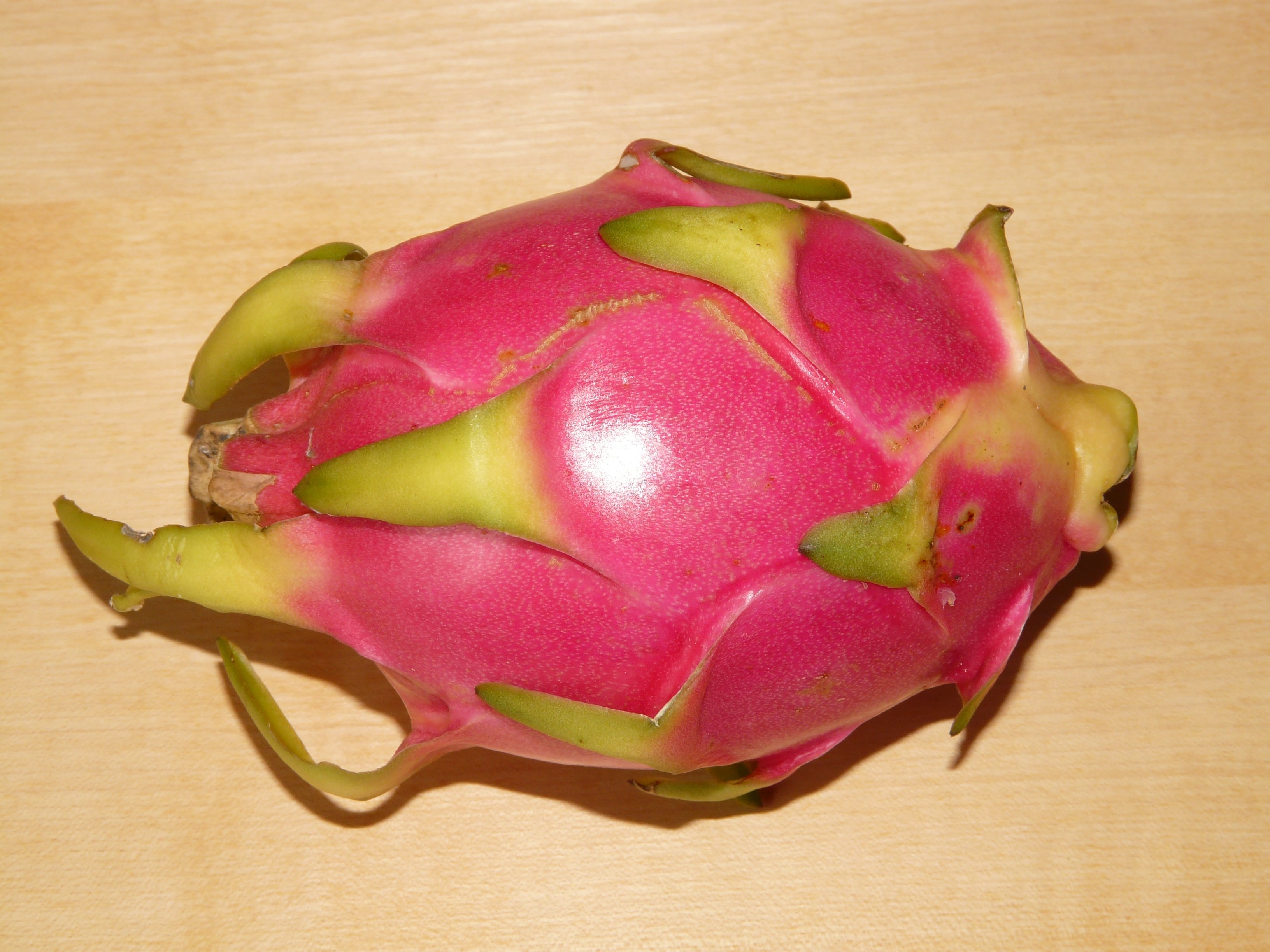 pink and green dragon fruit