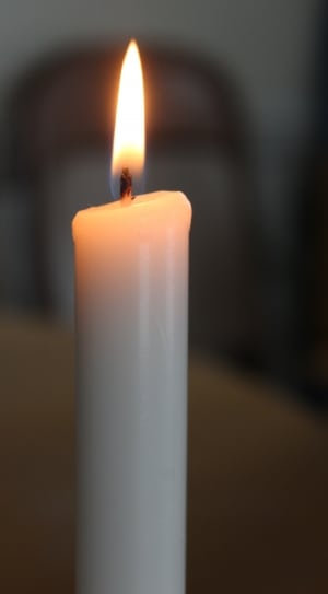 white candle thumbnail