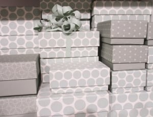 white and gray  gift box set thumbnail
