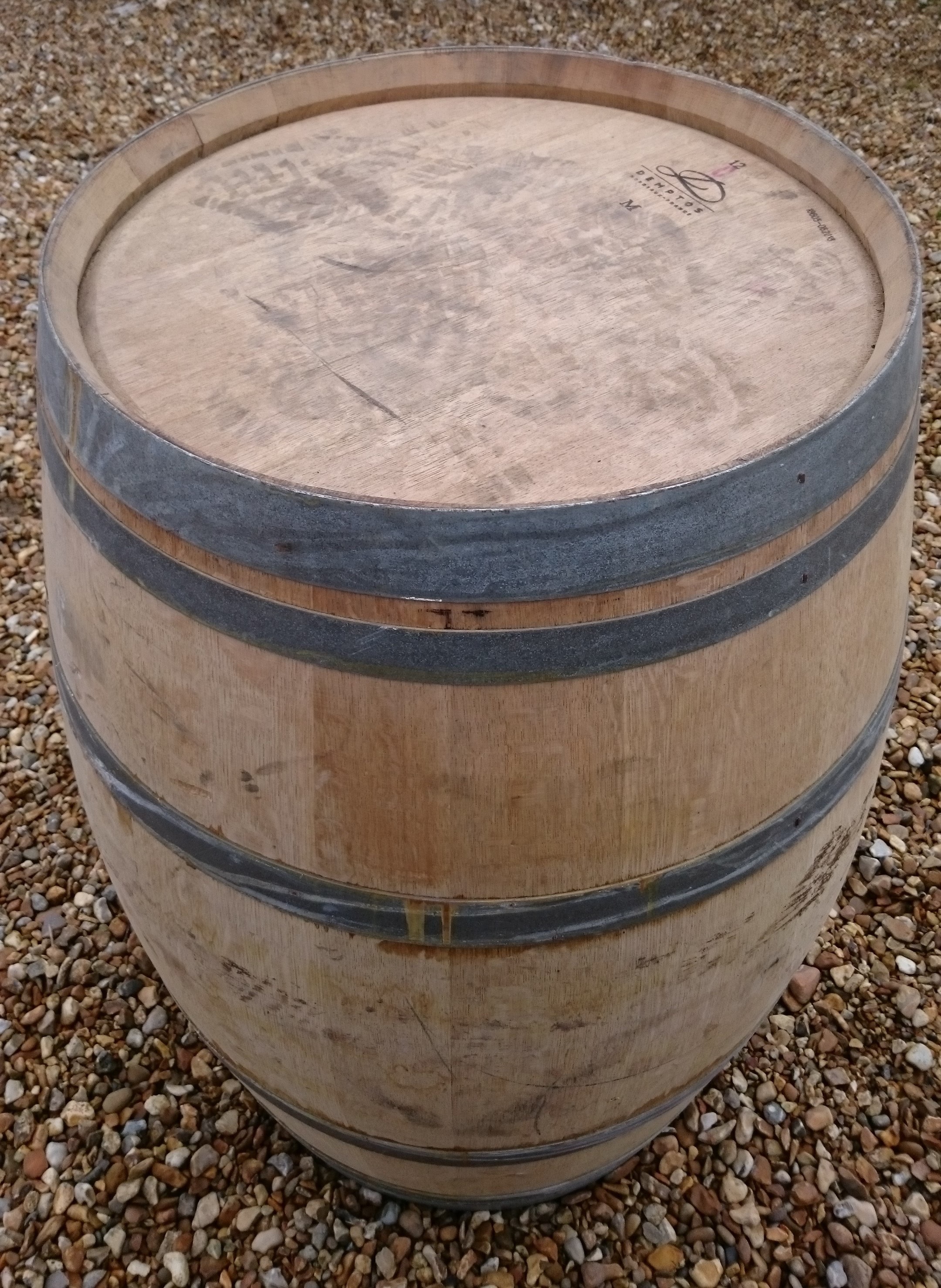 brown wooden barrel