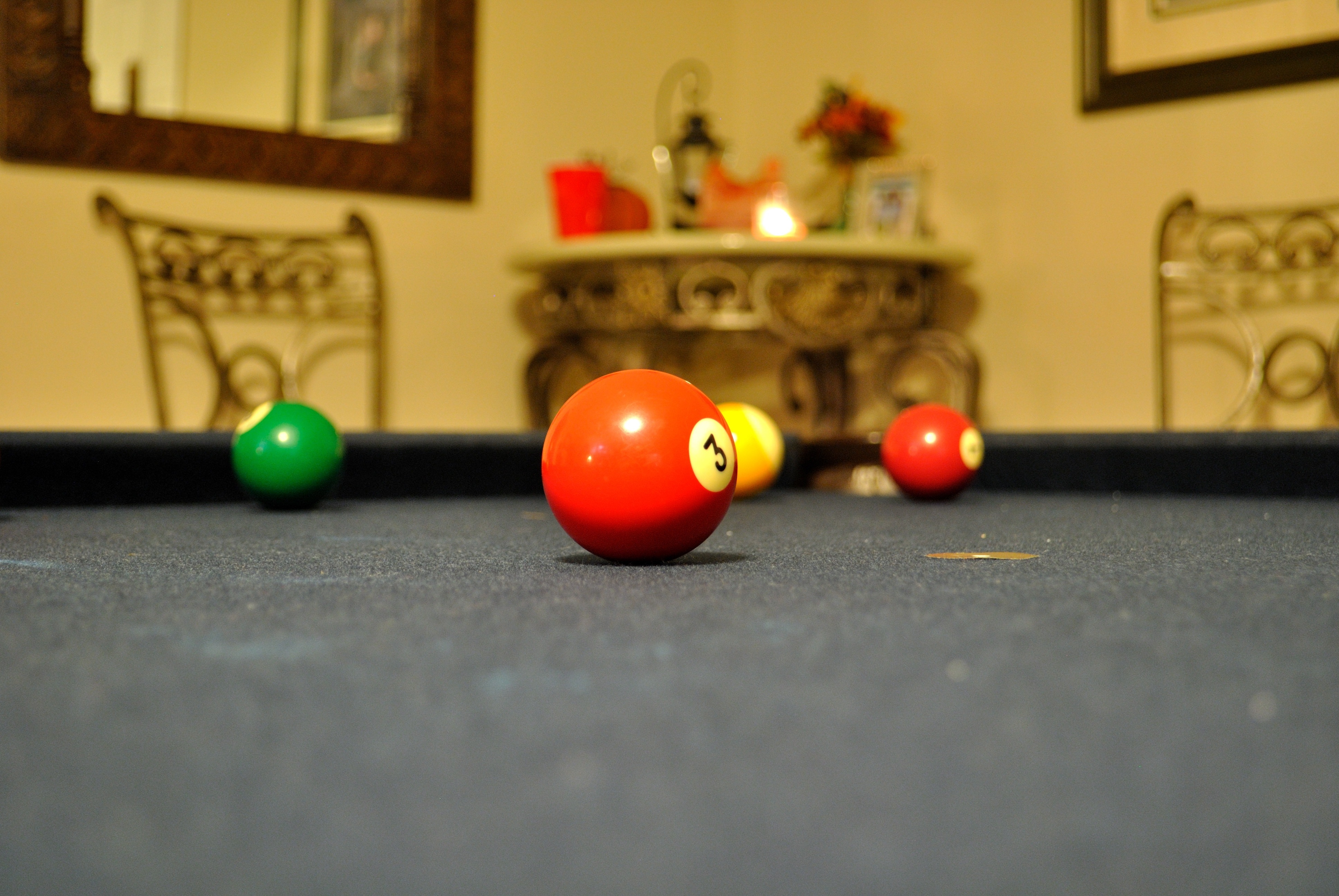 red 3 billiard ball