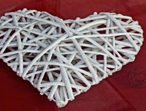 white woven heart shaped table decor thumbnail