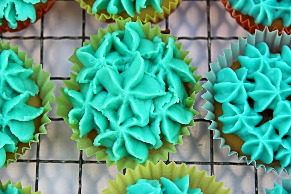 cupcakes with flower shape icings preview