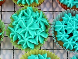 cupcakes with flower shape icings thumbnail