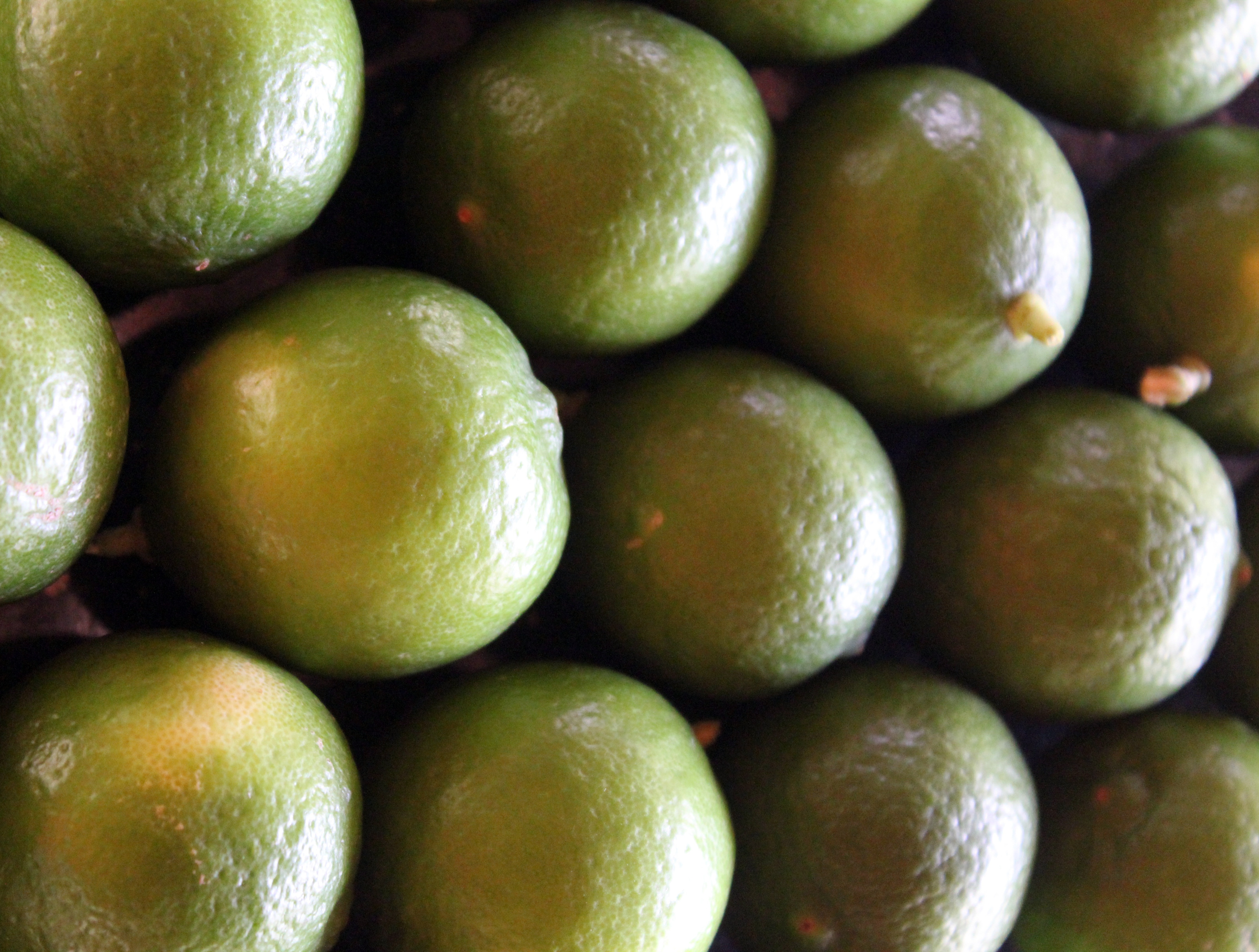 green citrus fruit