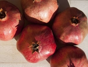5 pomegranate fruits thumbnail