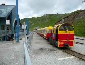 red and yellow train thumbnail