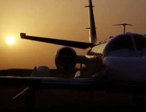 silhouette of plane thumbnail