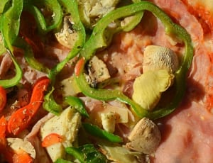 vegetable pizza toppings thumbnail
