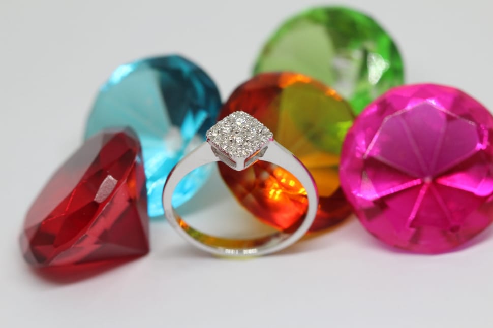 Gold vs Diamond Investment: Precious Metals or Gemstones? - Innovation 