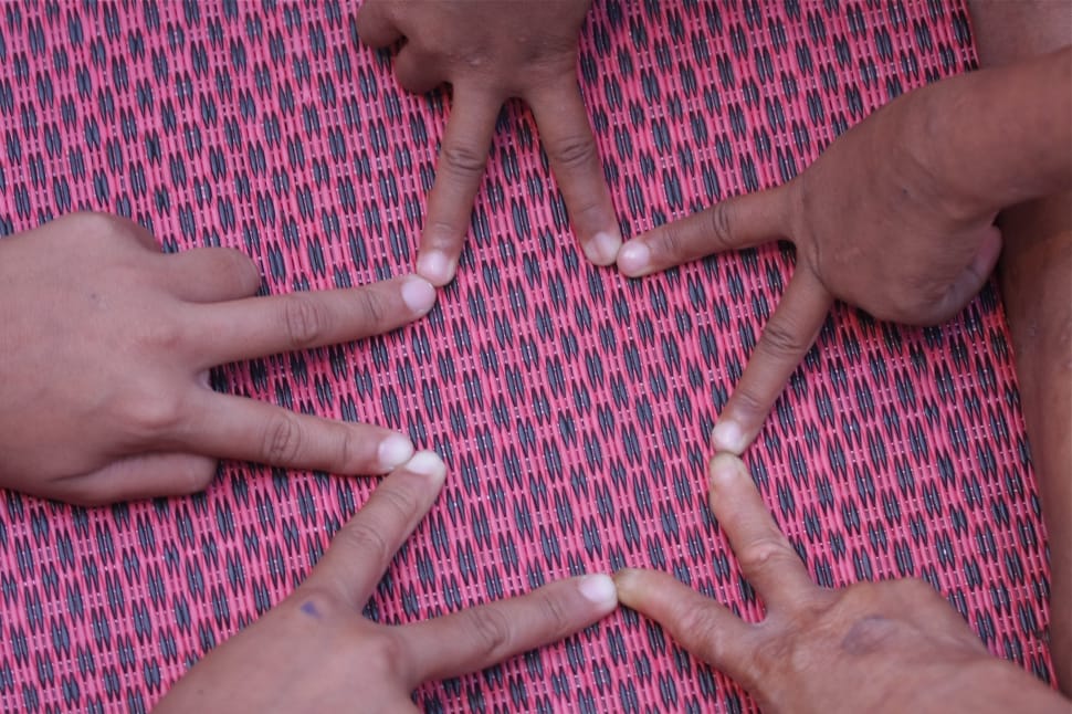 5 human peace sign hands preview