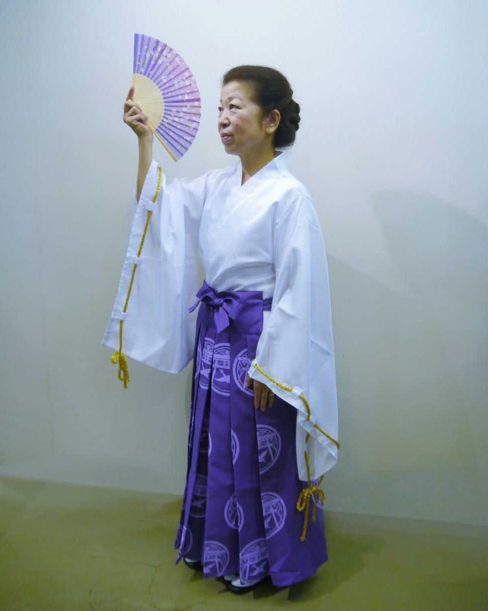 women's white and blue kimono preview