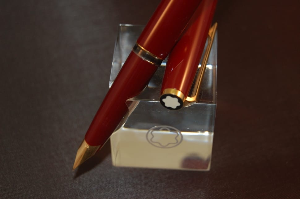 red and gold twist pen preview