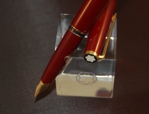 red and gold twist pen thumbnail