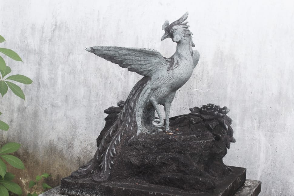 bird gray statuette preview