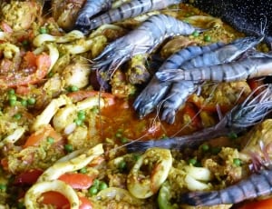shrimps and squid with red sauce thumbnail