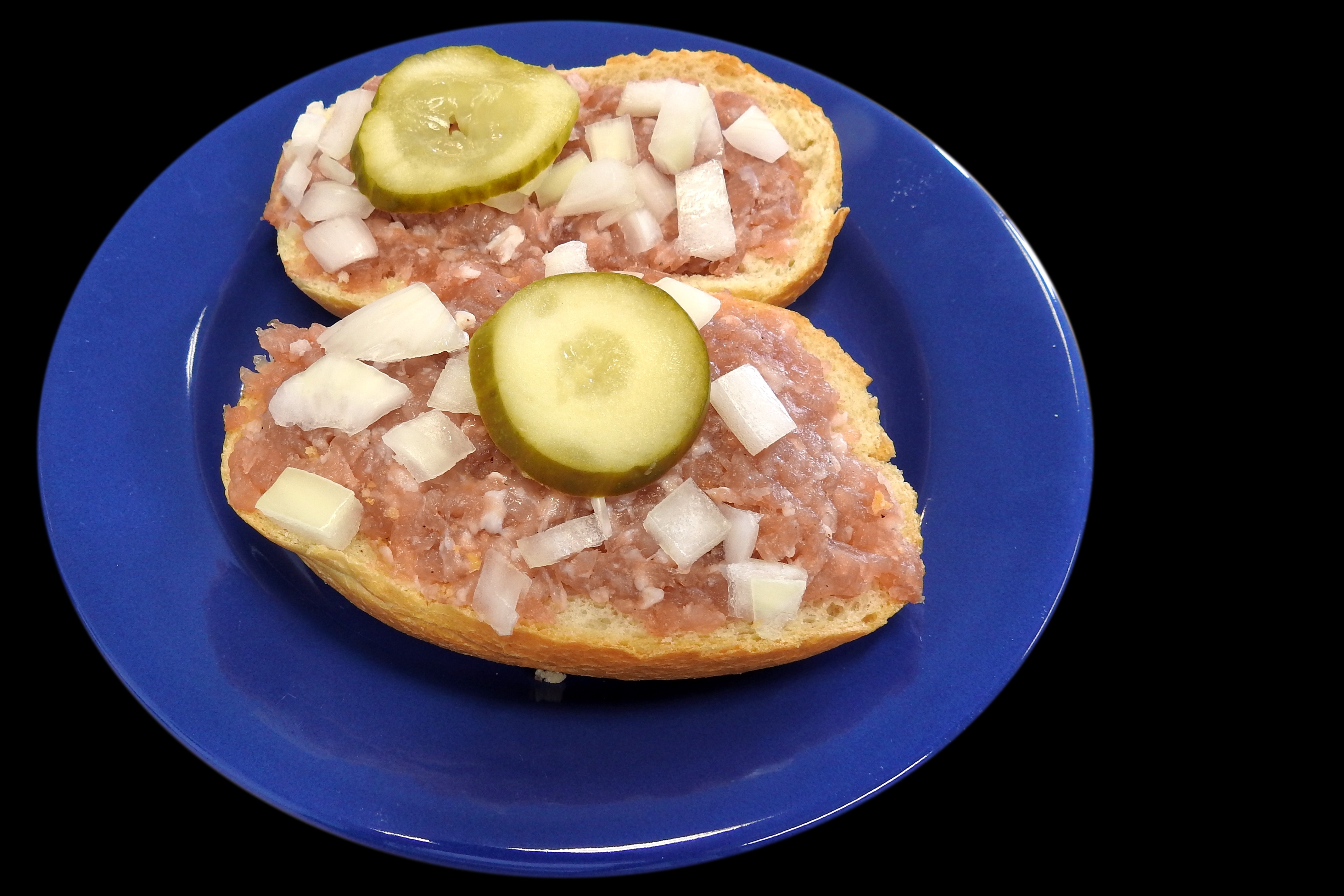 sandwich with pickles