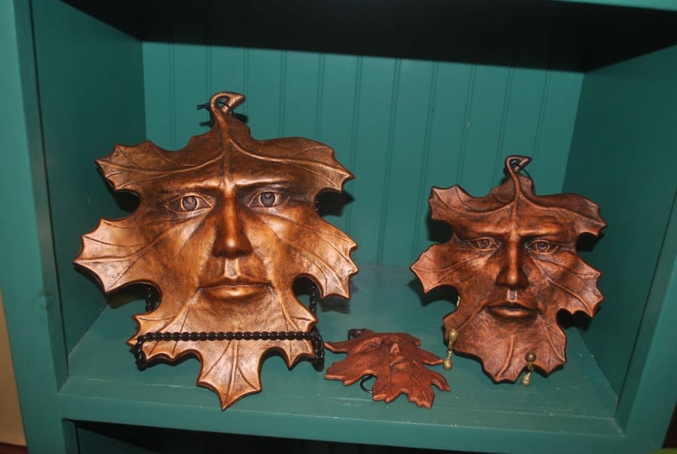 2 brown metal fig leaf decors preview