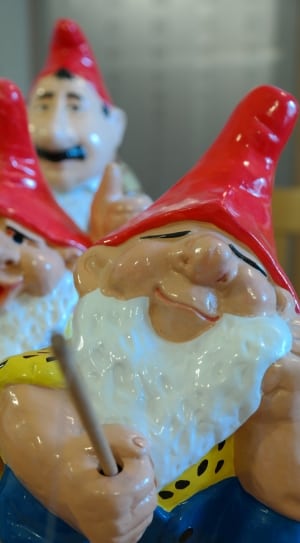 gnome figurines set thumbnail