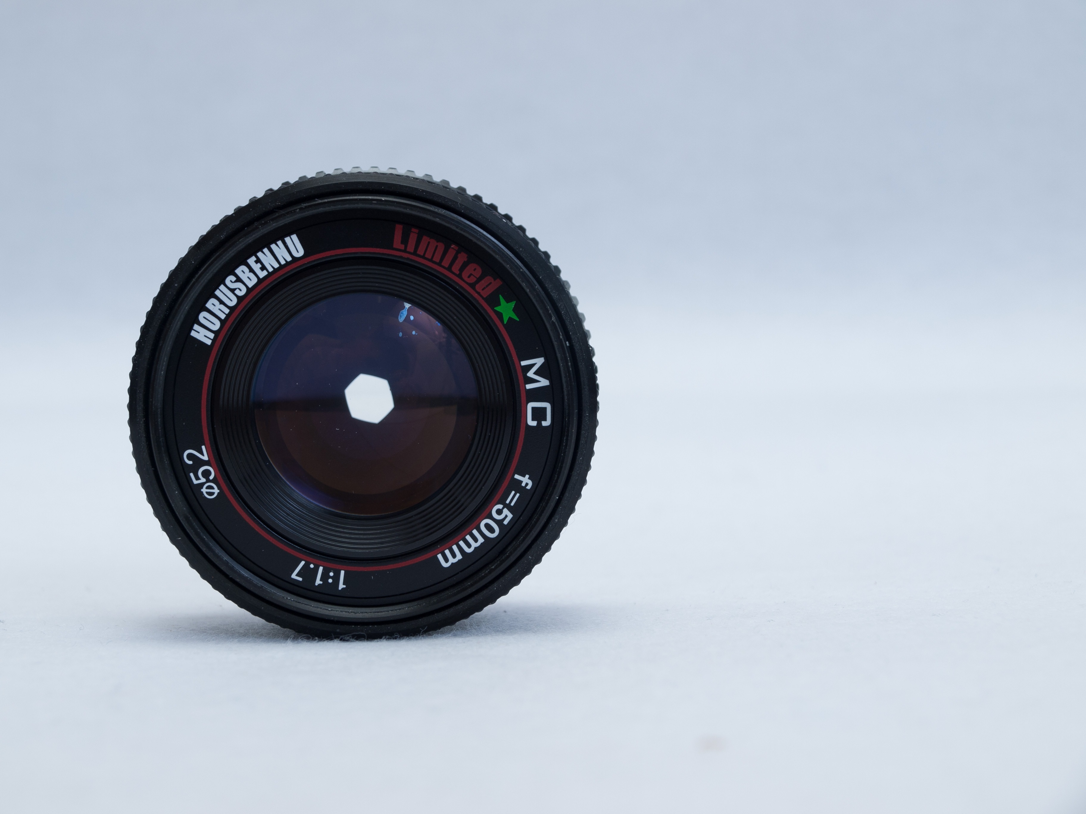 black 500 mm zoom lens