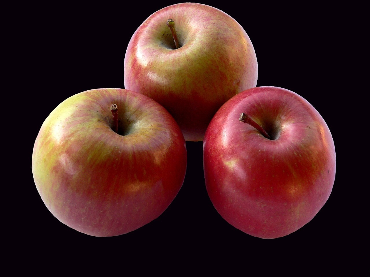 3 red apples