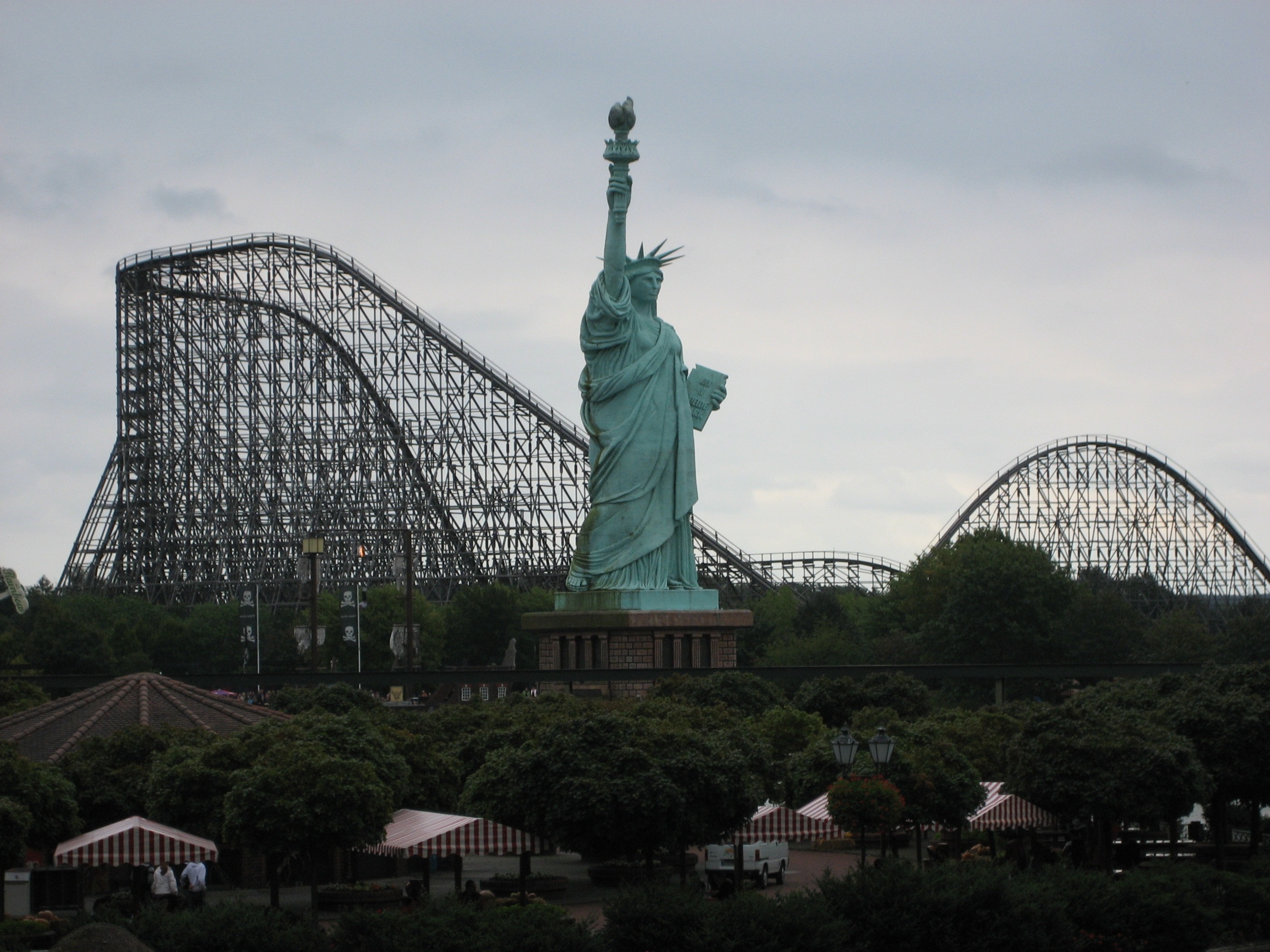 statue of liberty in amusement park