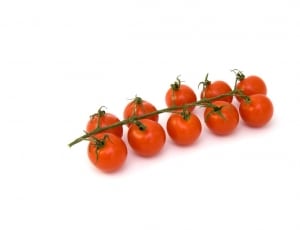 10 red tomatoes thumbnail