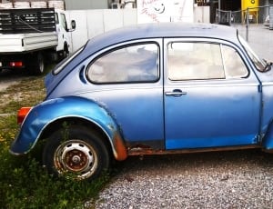 blue volkswagen beetle thumbnail