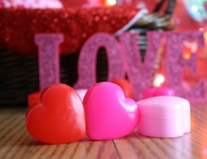 pink heart shape souvenir thumbnail