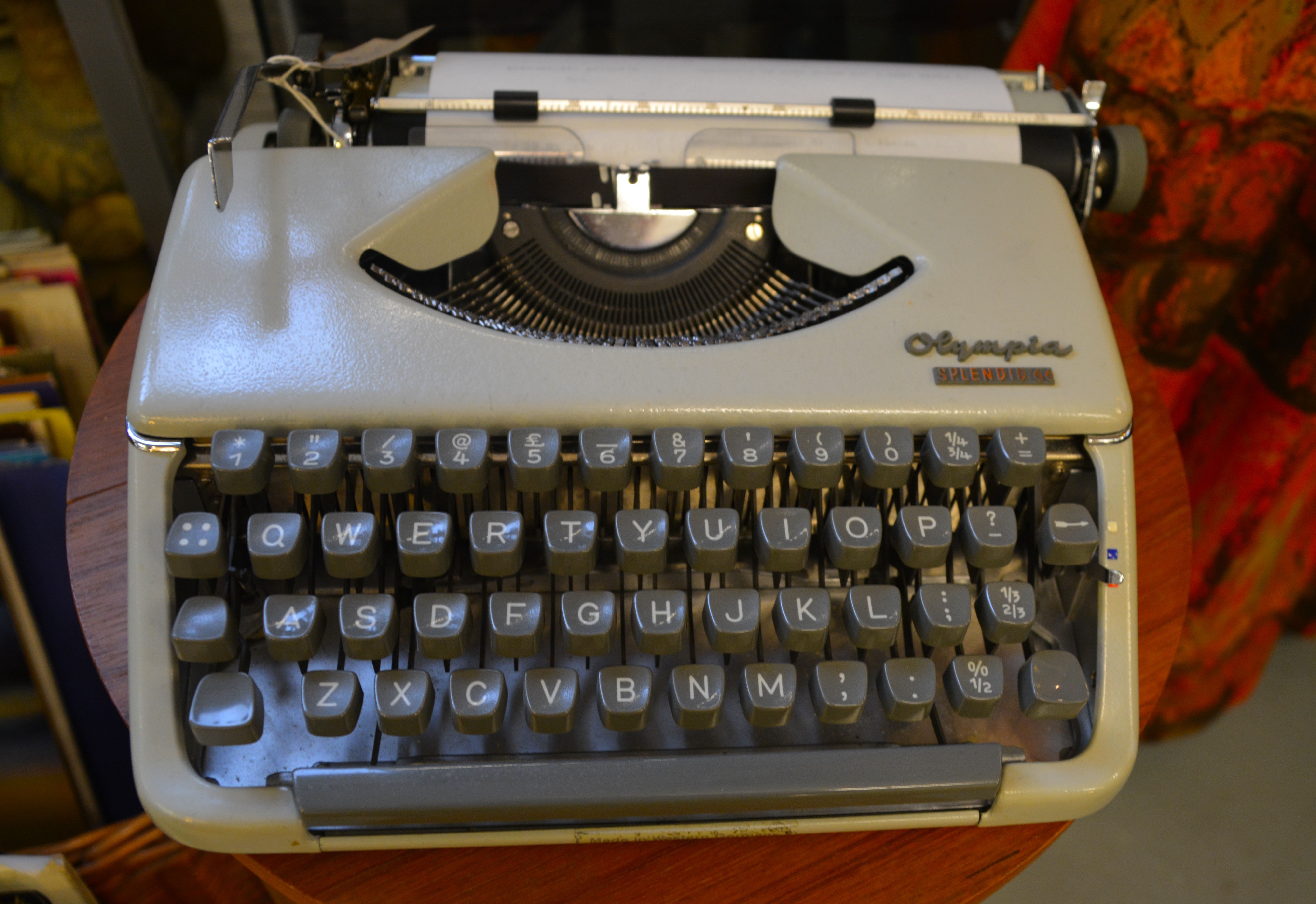 grey and black typewriter