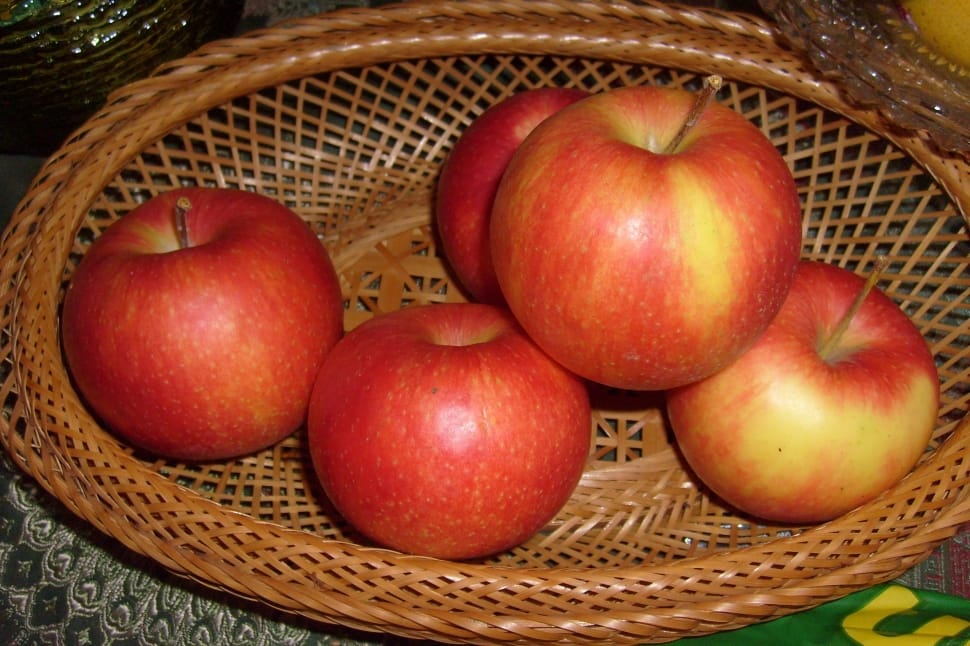 red yellow apples preview