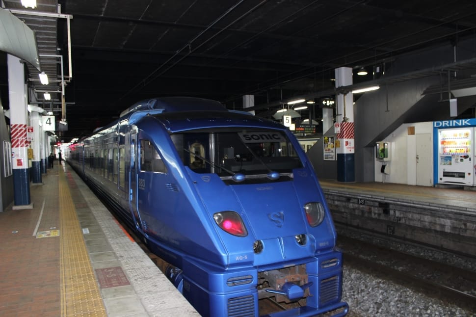 blue bullet train preview
