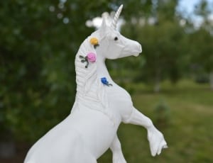 white ceramic unicorn horse thumbnail