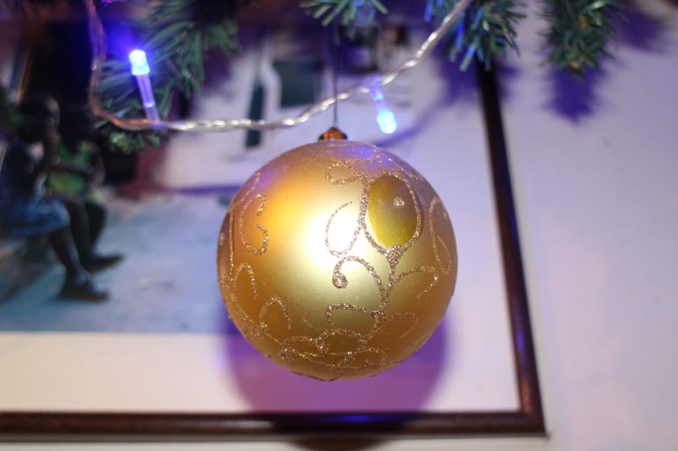 gold christmas bauble preview