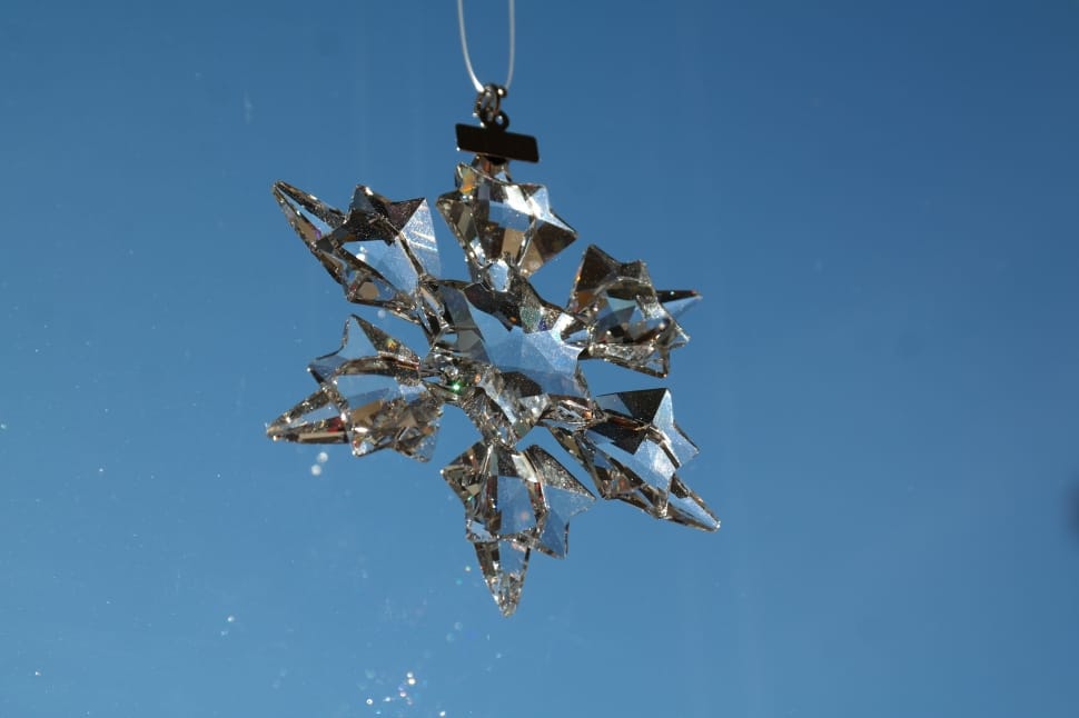 clear glass snowflake pendant preview