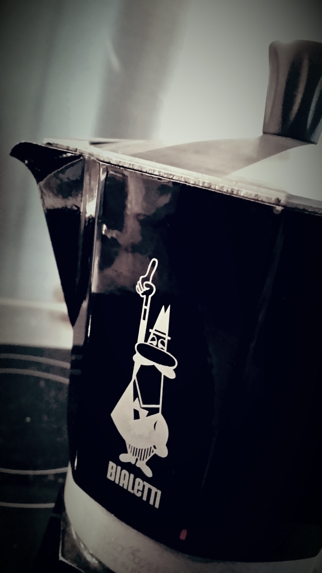 black bialetti electric kettle