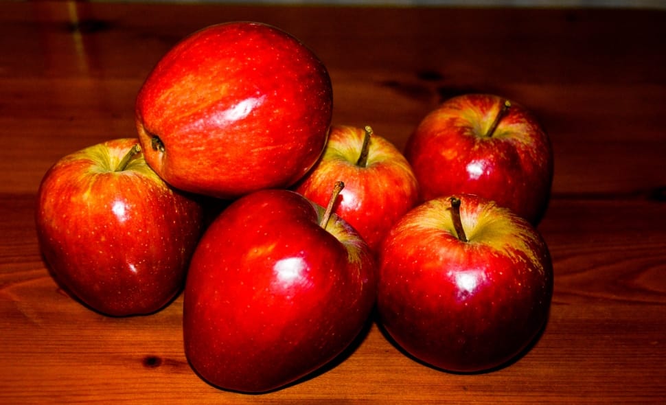 6 red apples preview