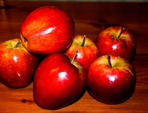6 red apples thumbnail