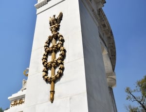 brown 3 wreath and eagle statue thumbnail