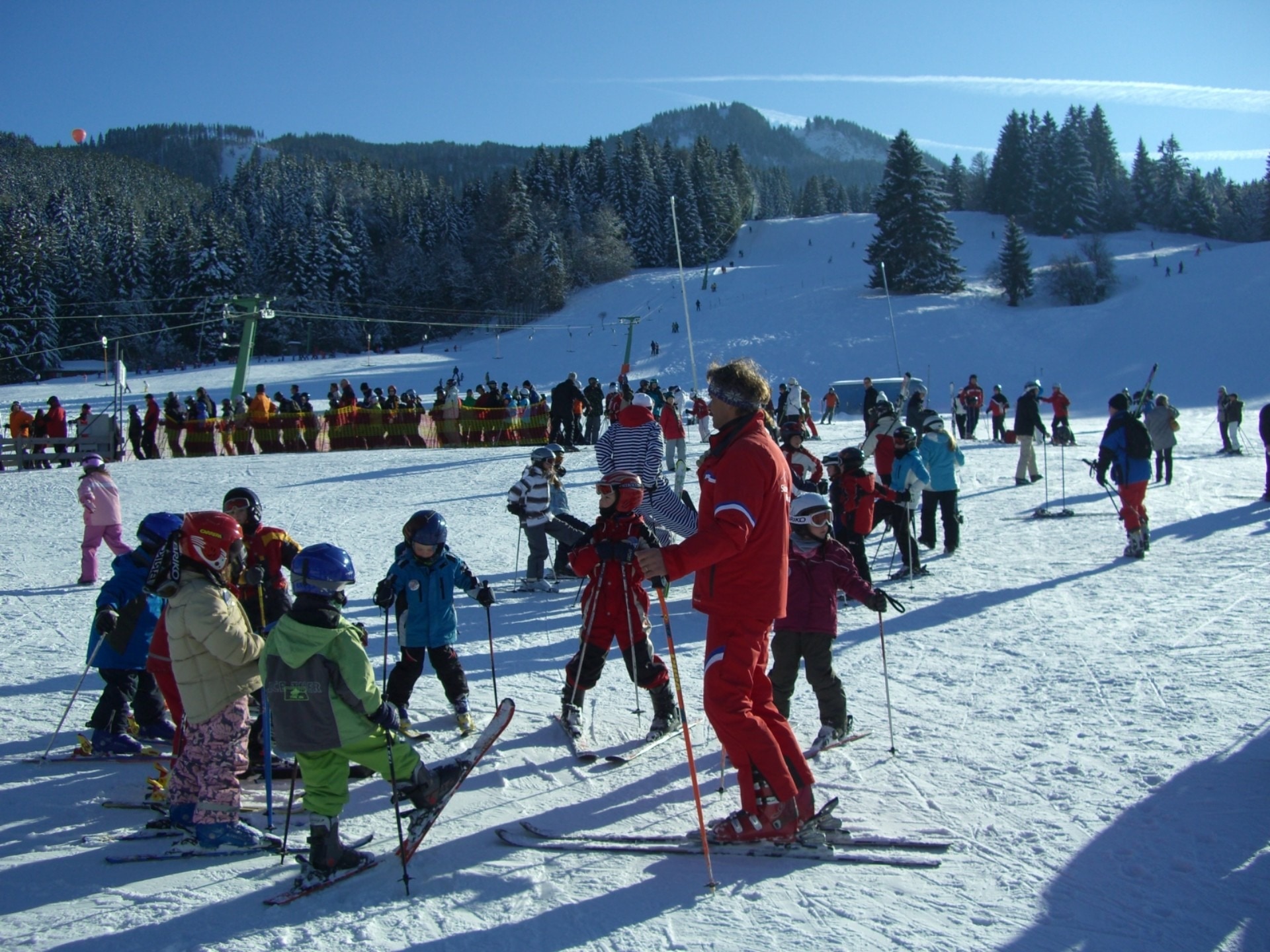 people wearing snow skis