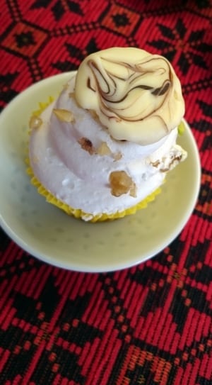vanilla cupcake thumbnail