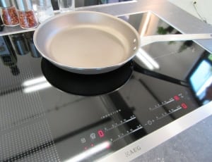 gray metal frying pan thumbnail